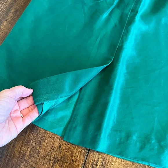 Kasper A.S.L. | Emerald Green 100% Silk Two Piece Skirt & Blazer Set - Picture 11 of 14